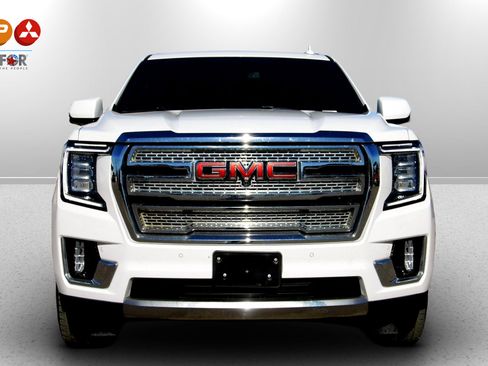 Used 2021 GMC Yukon SLT w/ SLT Premium Package image 3