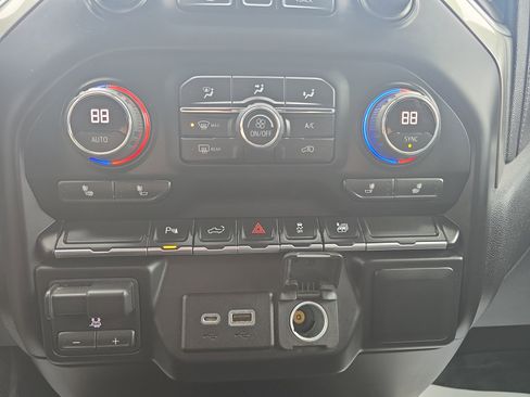 Used 2020 Chevrolet Silverado 2500 LT w/ All Star Edition image 29