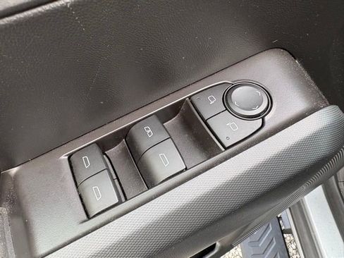 Used 2023 Chevrolet Colorado Trail Boss image 12