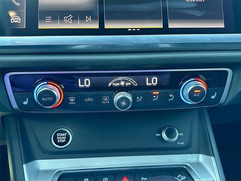 Used 2024 Audi Q3 2.0T Premium Plus w/ Premium Plus Package image 16