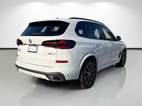 Used 2026 BMW X5 xDrive40i w/ M Sport Package image 3