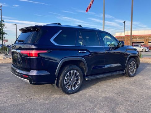 Used 2024 Toyota Sequoia Limited image 5