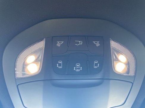 New 2026 Chrysler Pacifica Select image 30