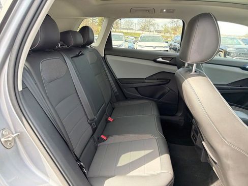 Used 2023 Volkswagen Taos SE w/ Panoramic Sunroof Package FWD image 30