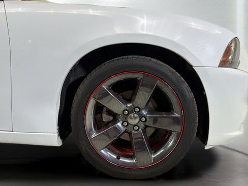 Used 2014 Dodge Charger SXT Plus RWD image 34