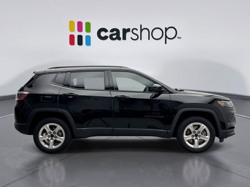 Used 2023 Jeep Compass Latitude w/ Sun and Sound Group AWD/4WD image 6