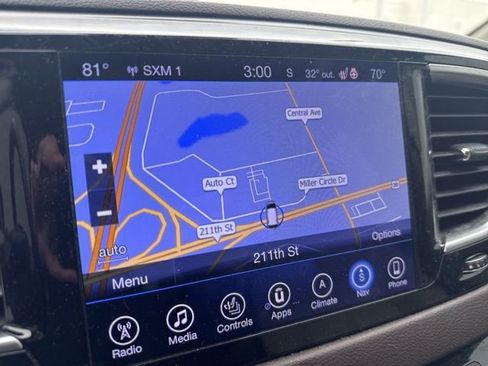 Used 2017 Chrysler Pacifica Touring-L Plus w/ Advanced Safetytec Group image 19