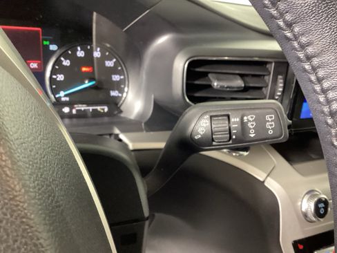 Used 2023 Ford Explorer XLT w/ Equipment Group 202A AWD/4WD image 24