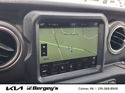 Used 2023 Jeep Wrangler Unlimited Rubicon 4xe AWD/4WD image 17