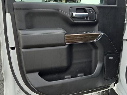 Used 2021 Chevrolet Silverado 1500 LT Trail Boss w/ Convenience Package II image 16