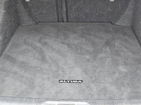 Used 2024 Nissan Altima 2.5 SV FWD image 33