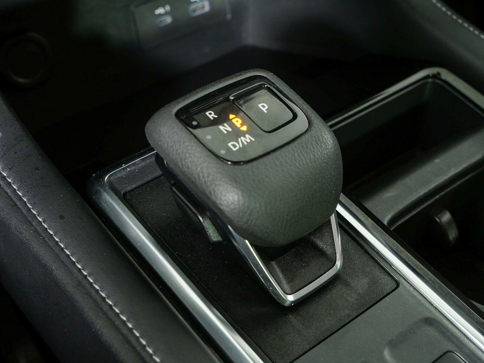 Used 2023 Nissan Pathfinder SV w/ SV Premium Package FWD image 16