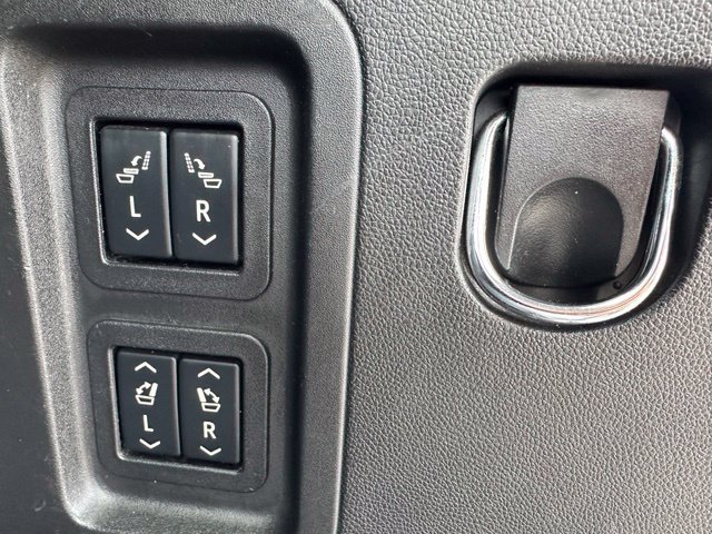 Used 2024 Chevrolet Traverse RS w/ LPO, Floor Liner Package AWD/4WD image 33