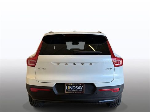 Used 2025 Volvo XC40 B5 Plus w/ Protection Package Premier image 11