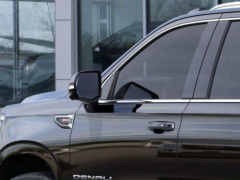 New 2026 GMC Yukon XL Denali w/ Denali Reserve Package image 12
