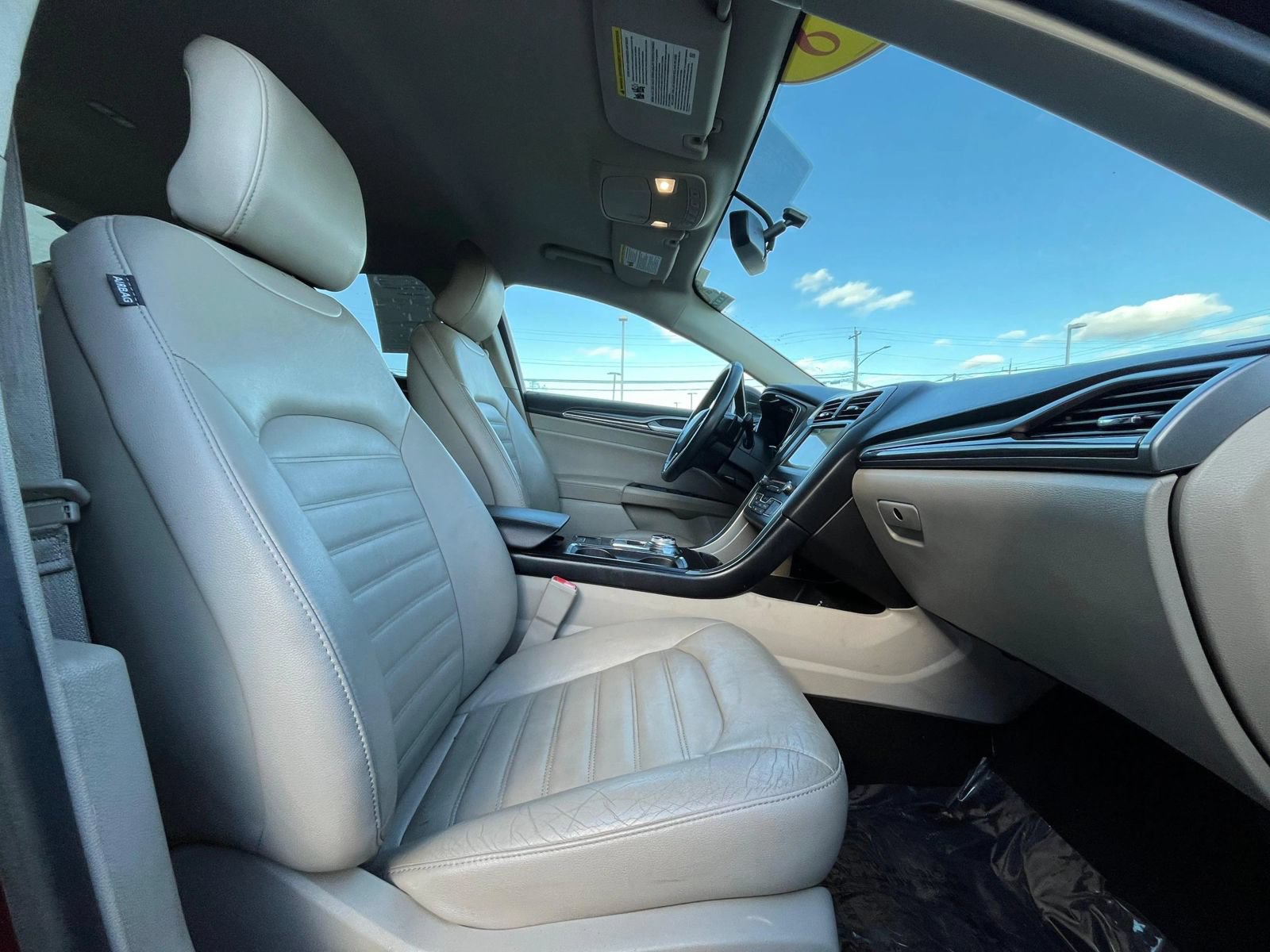 Used 2018 Ford Fusion SE w/ Fusion SE Technology Package FWD image 27