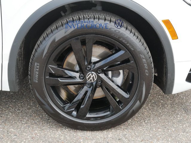 Certified 2024 Volkswagen Tiguan SE R-Line AWD/4WD image 7