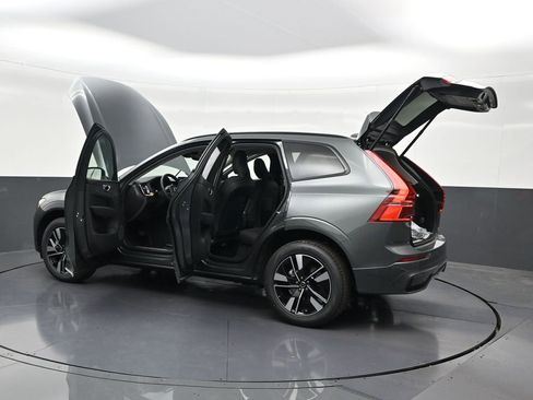 New 2026 Volvo XC60 B5 Plus AWD/4WD image 32