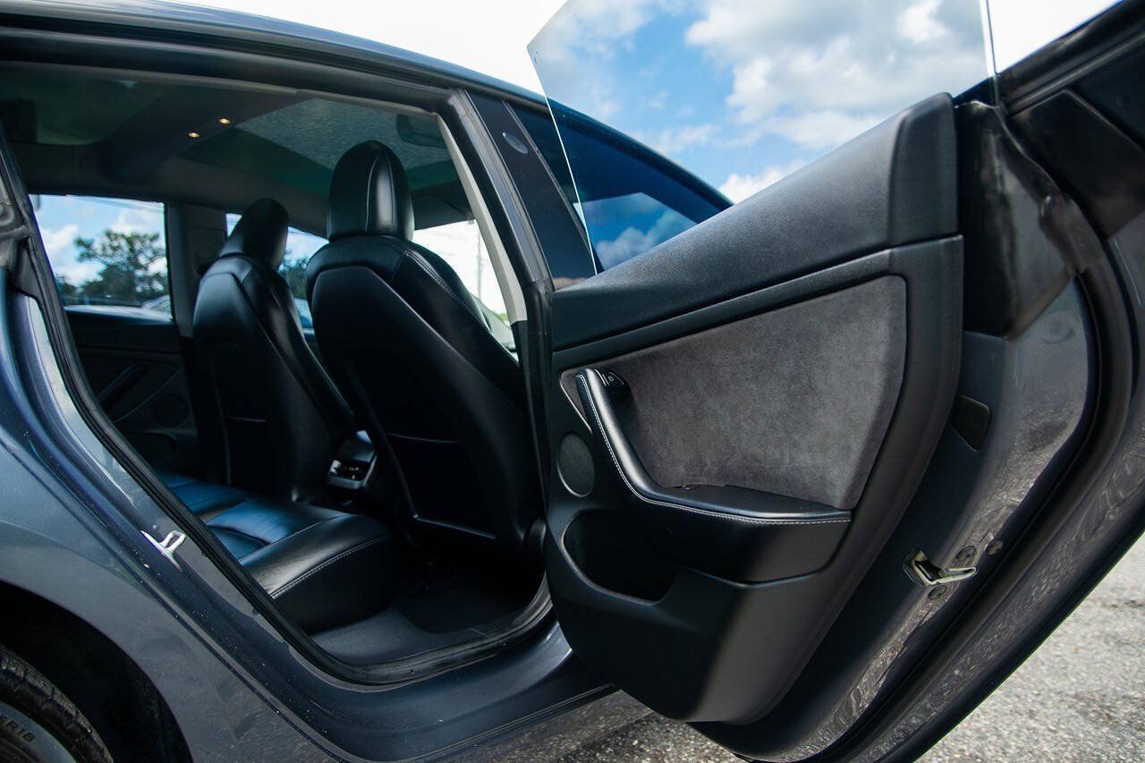 Used 2022 Tesla Model 3 Long Range AWD/4WD image 16