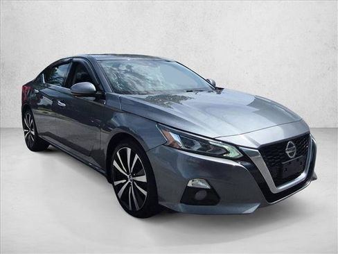 Used 2019 Nissan Altima 2.5 Platinum AWD/4WD image 3