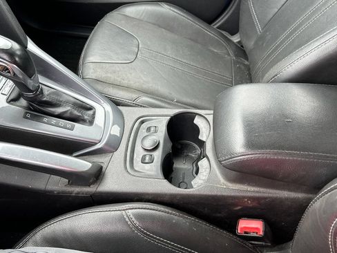 Used 2013 Ford Focus Titanium w/ Titanium Handling Pkg FWD image 31