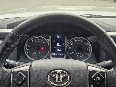 Used 2018 Toyota Tacoma SR5 image 16