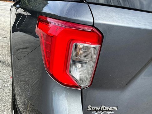 Used 2021 Ford Explorer XLT image 21