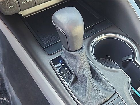 Used 2024 Toyota Camry SE image 20