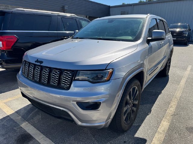 Used 2020 Jeep Grand Cherokee Altitude RWD image 5