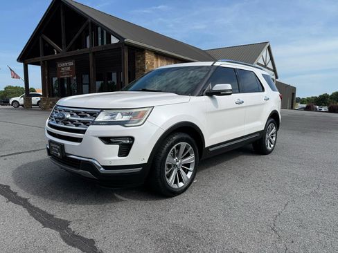 Used 2018 Ford Explorer Limited w/ Equipment Group 301A AWD/4WD image 2
