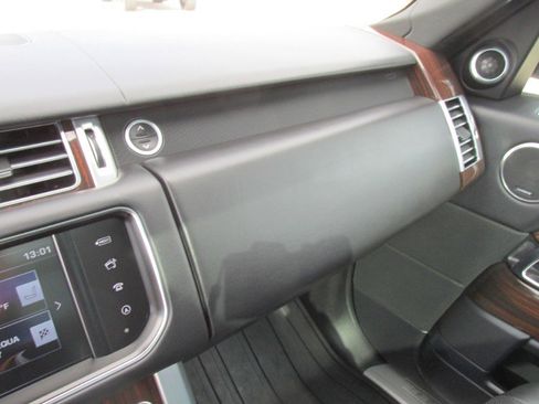 Used 2016 Land Rover Range Rover HSE image 31