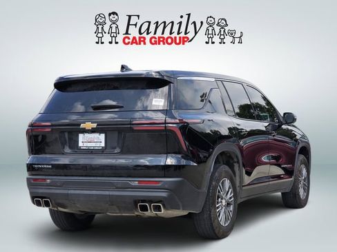 Used 2024 Chevrolet Traverse LS FWD image 4