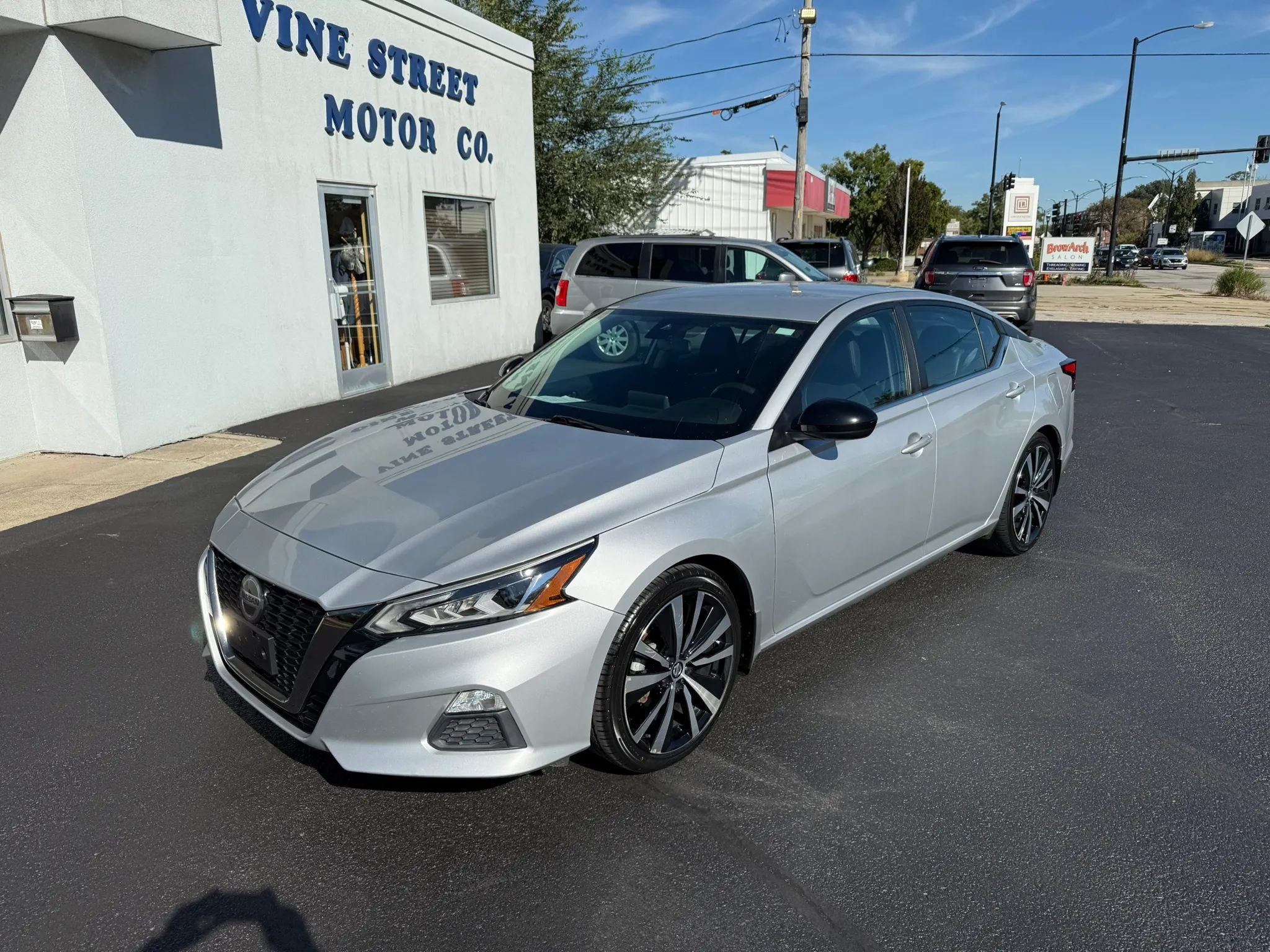 Used 2021 Nissan Altima 2.5 SR FWD image 2