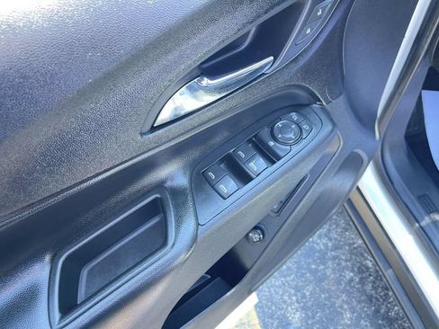 Used 2020 Chevrolet Equinox LT w/ Sport Edition FWD image 22