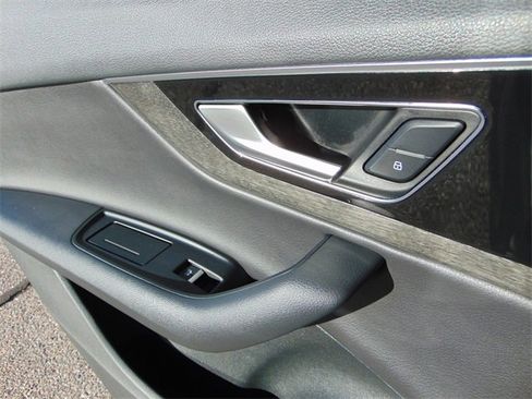 Used 2017 Audi Q7 3.0T Premium Plus image 24