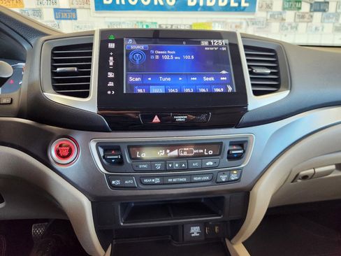 Used 2016 Honda Pilot EX image 10