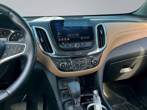 Used 2022 Chevrolet Equinox Premier AWD/4WD image 9