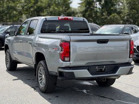 Used 2024 Chevrolet Colorado LT AWD/4WD image 3