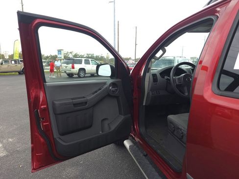 Used 2015 Nissan Xterra S w/ Value Package image 9