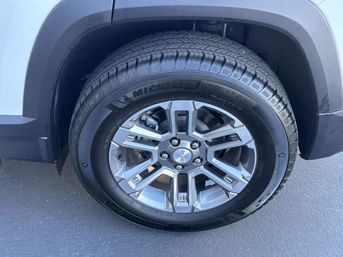 Used 2025 GMC Terrain Elevation image 30