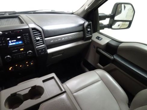 Used 2019 Ford F250 XL w/ Power Equipment Group image 42