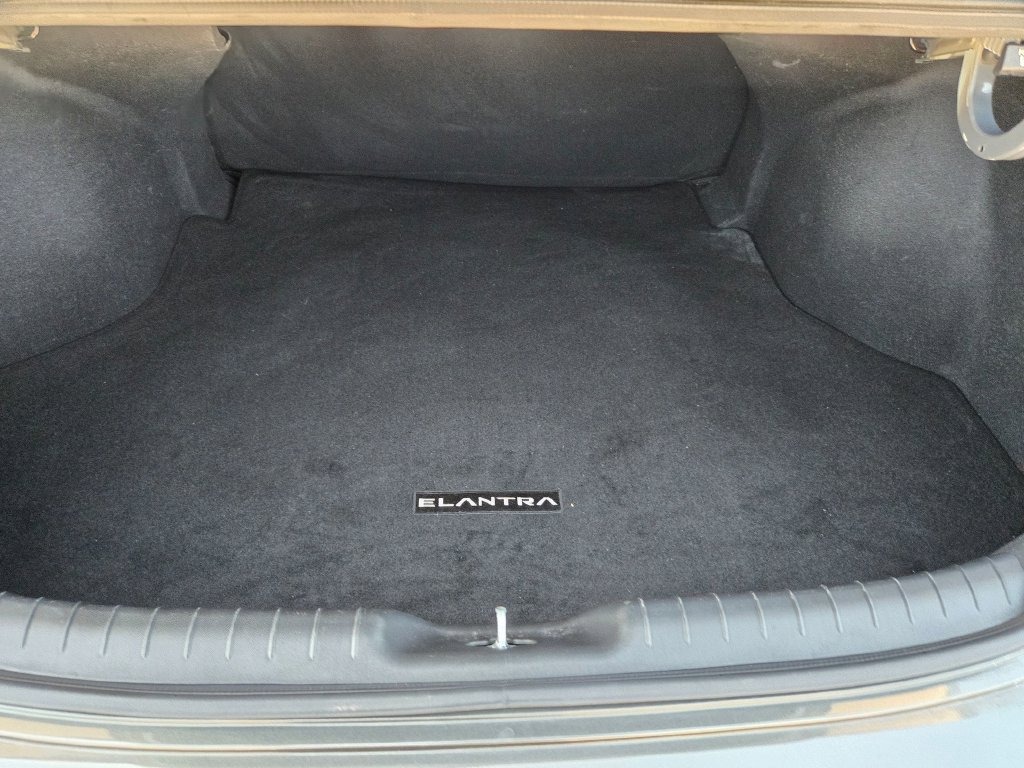 Used 2025 Hyundai Elantra Sport FWD image 29