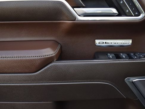 Certified 2025 GMC Sierra 1500 Denali image 10