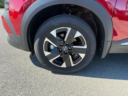 New 2025 Nissan Kicks SV image 9