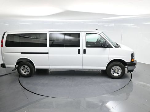Used 2025 Chevrolet Express 3500 LT w/ LT Preferred Equipment Group RWD image 47