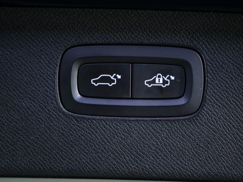 Used 2019 Volvo XC90 T5 Momentum image 31