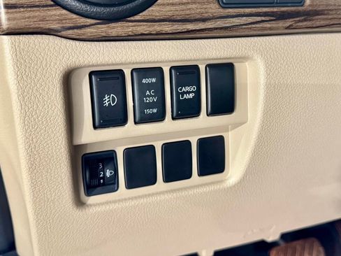 Used 2016 Nissan Titan SL image 34