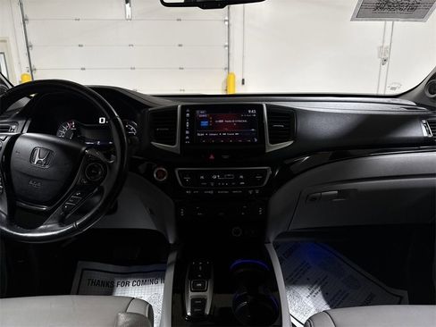 Used 2017 Honda Pilot Touring image 10