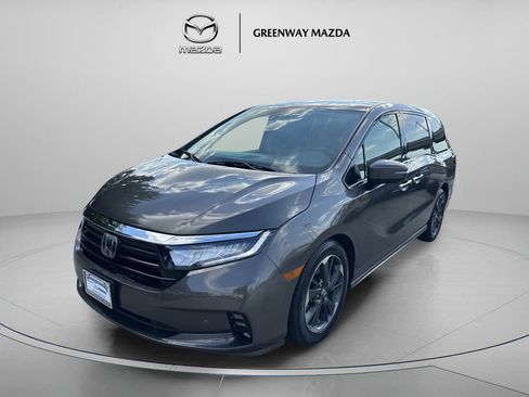 Used 2023 Honda Odyssey Elite image 3