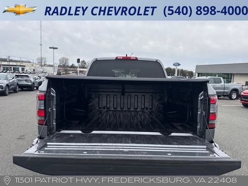 Used 2025 Nissan Frontier SV image 14